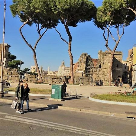Casa Vacanze Colosseum By Alice Roma Dış mekan fotoğraf